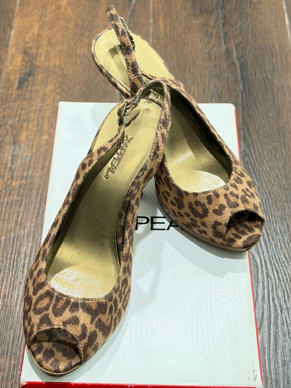 EUC X’APPEAL Vintage Leopard Print Peep-Toe Slingback Heels Women’s size 5